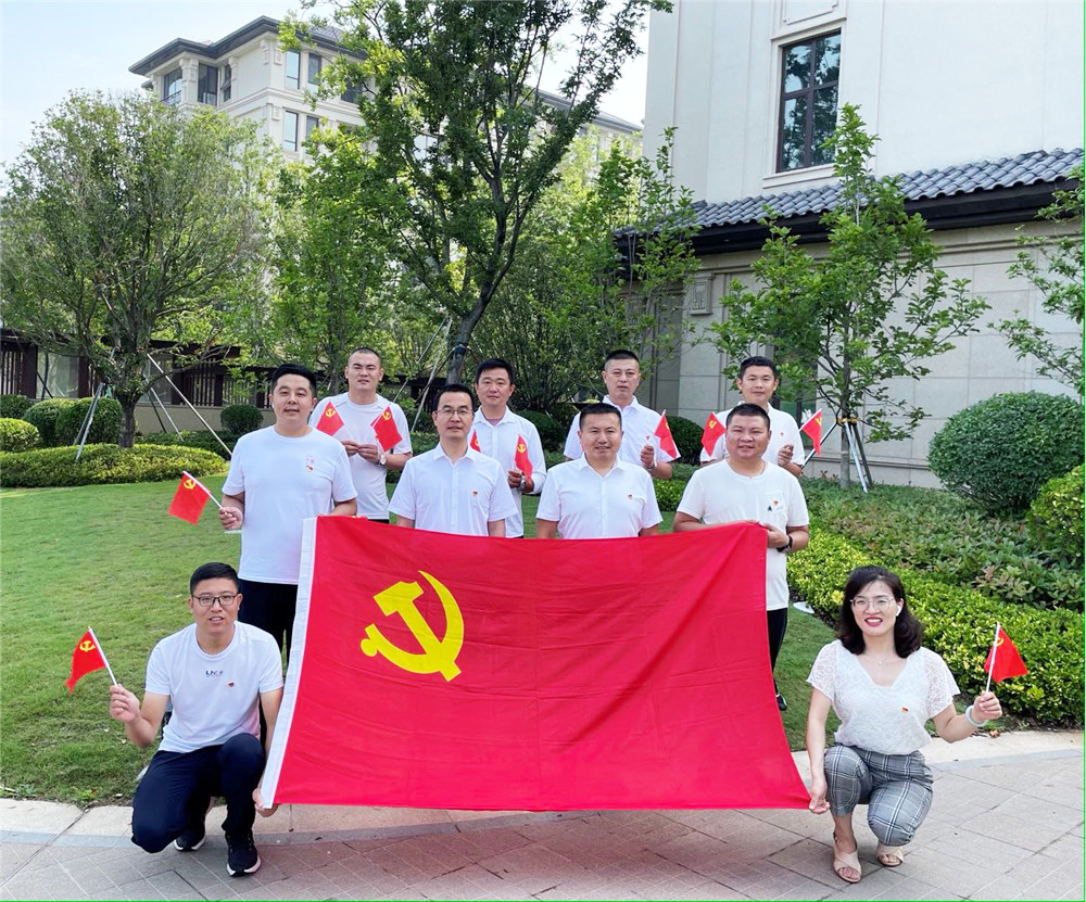 七一党员快闪1.jpg